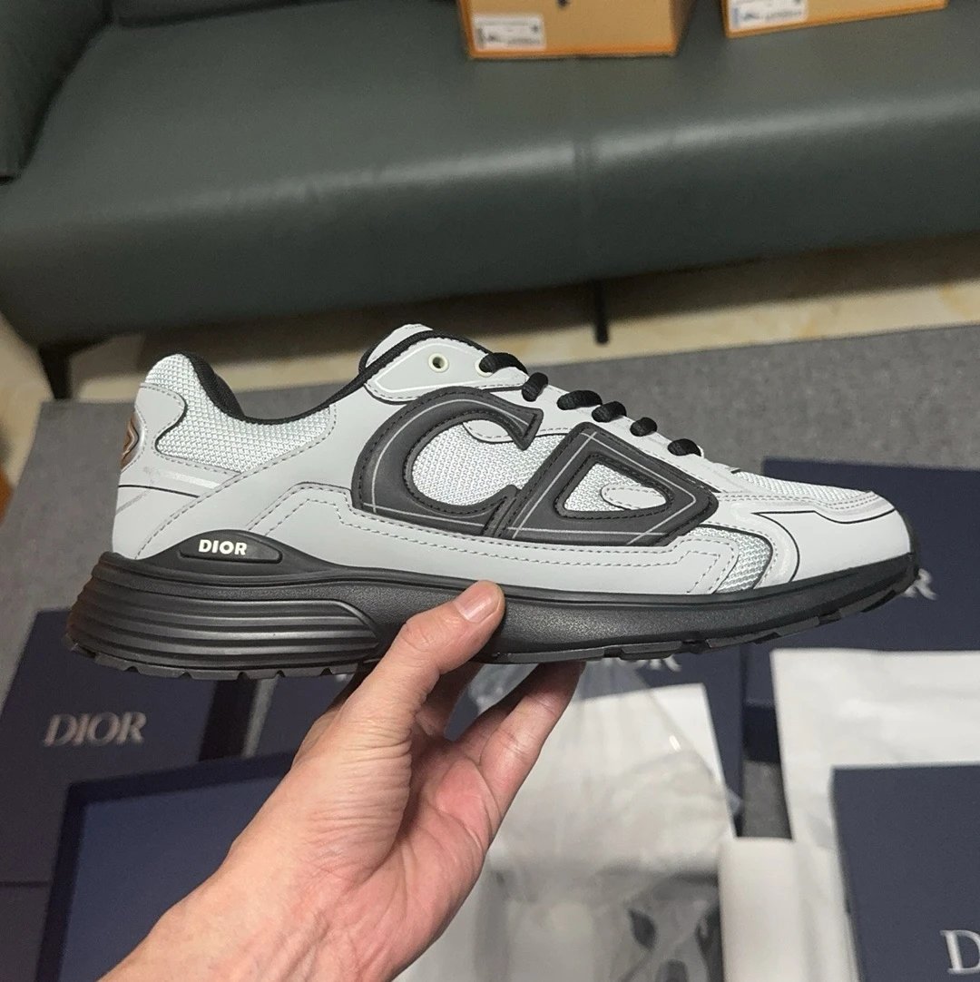 grey with blk sole