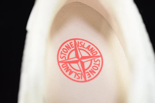 Stone Island Sneakers New Balance FuelCell RC Elite v2 collaboration product detail image 16