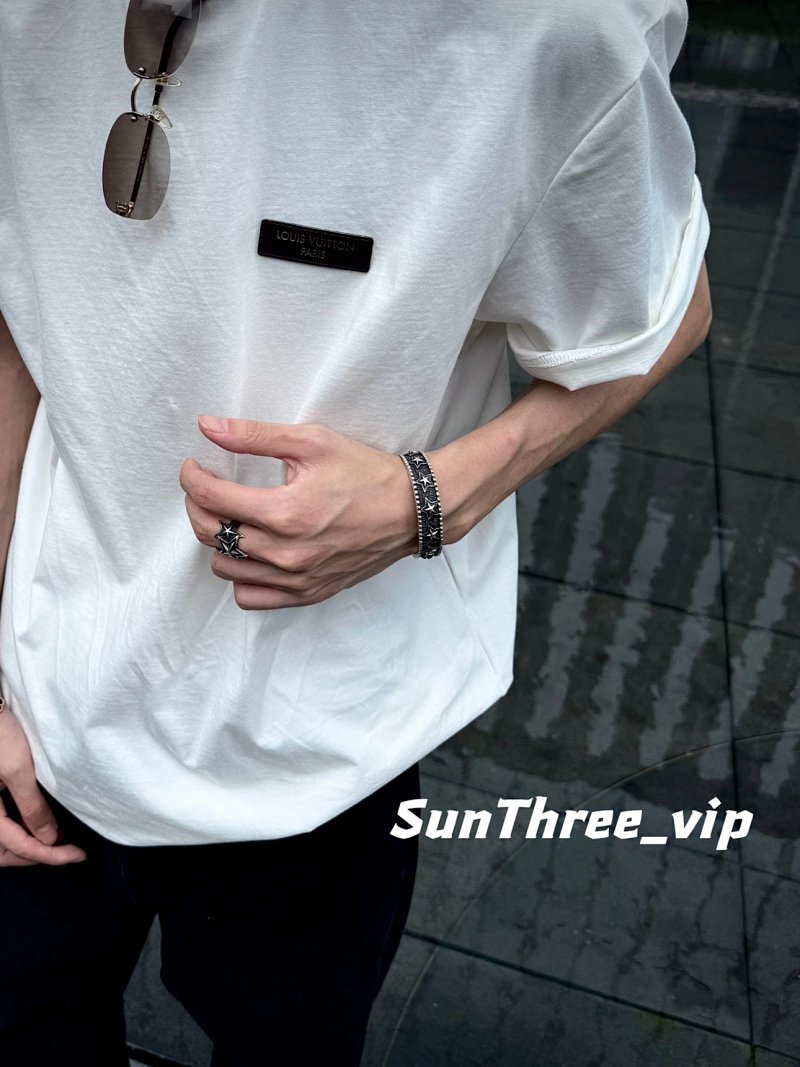 Tee from Yin Kuang's Shop