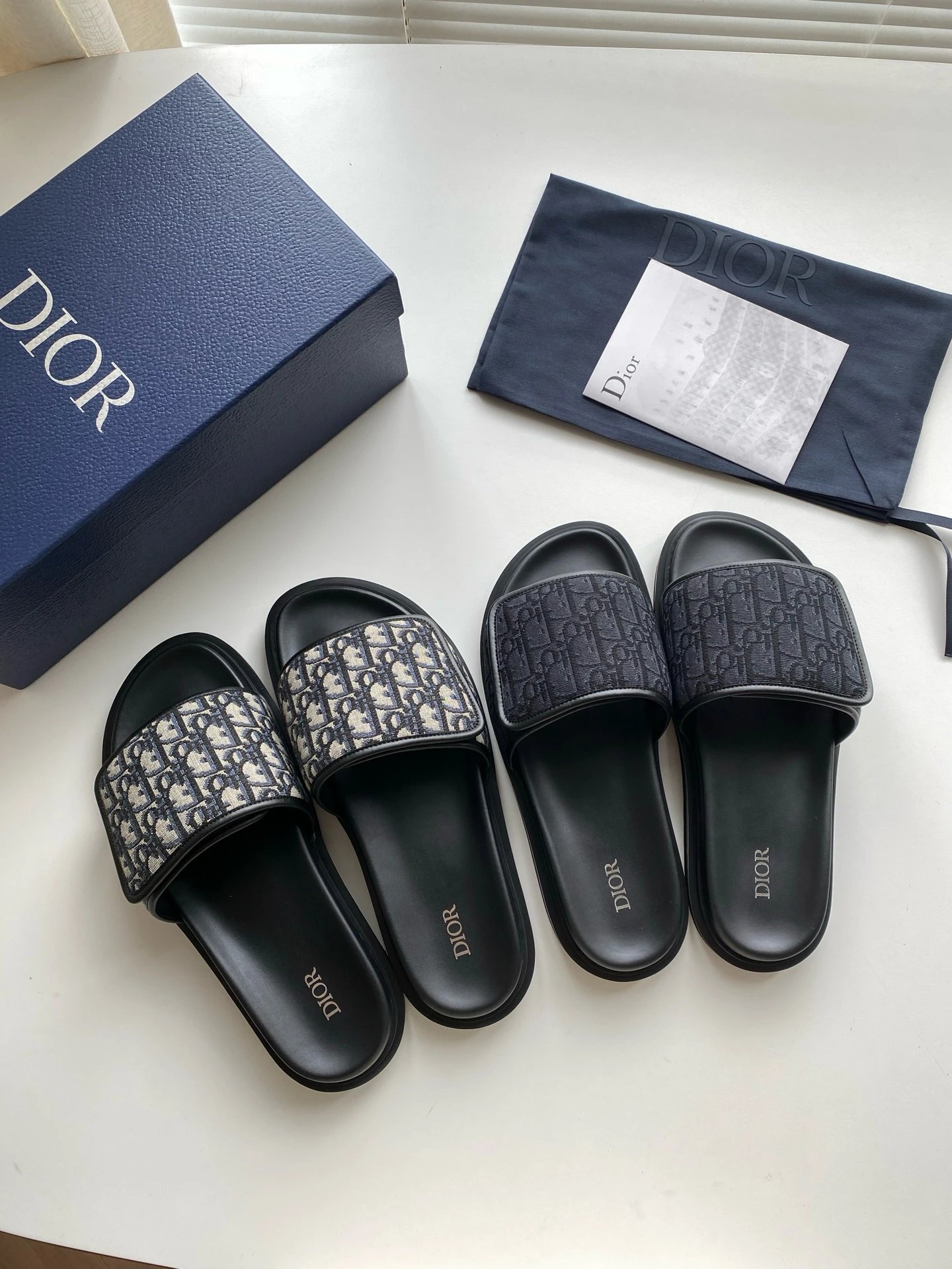 Di”or slipper