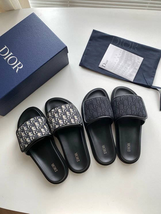 Di”or slipper