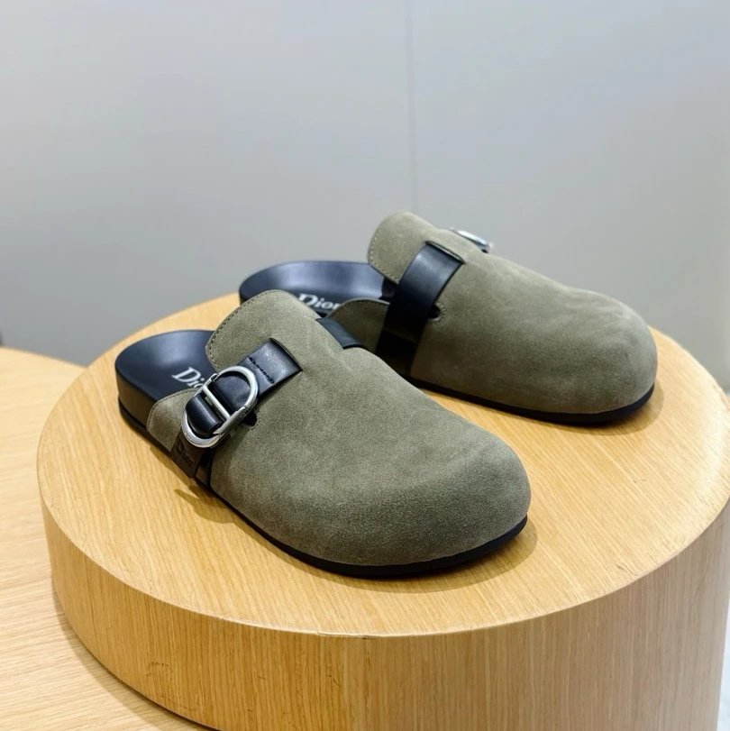 D-810