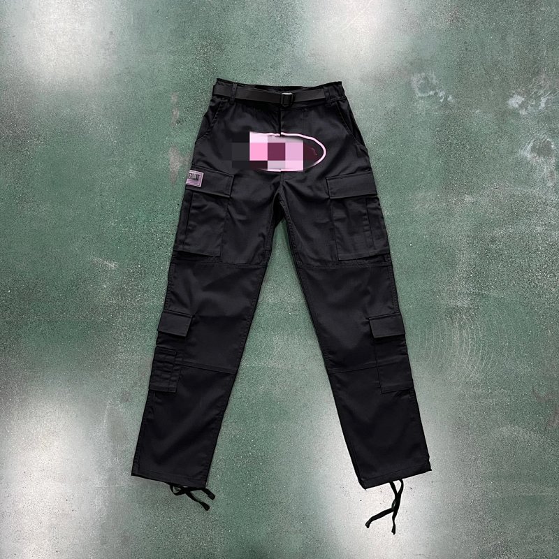 69¥ black  with pink logo cargos