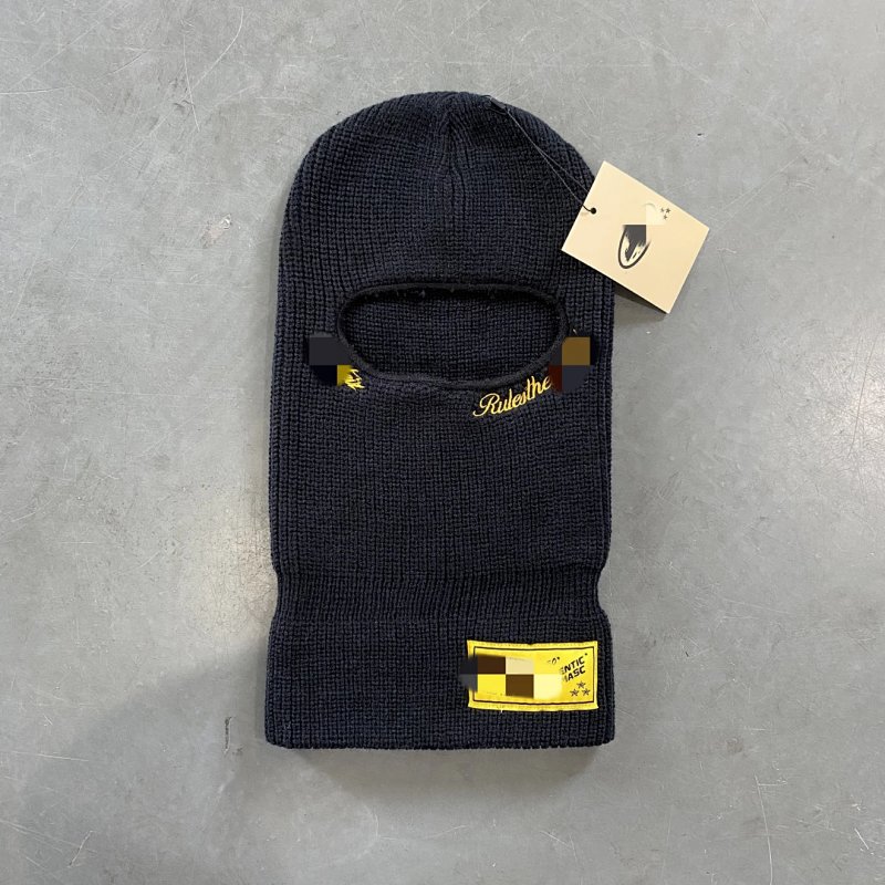 39¥ balaclava