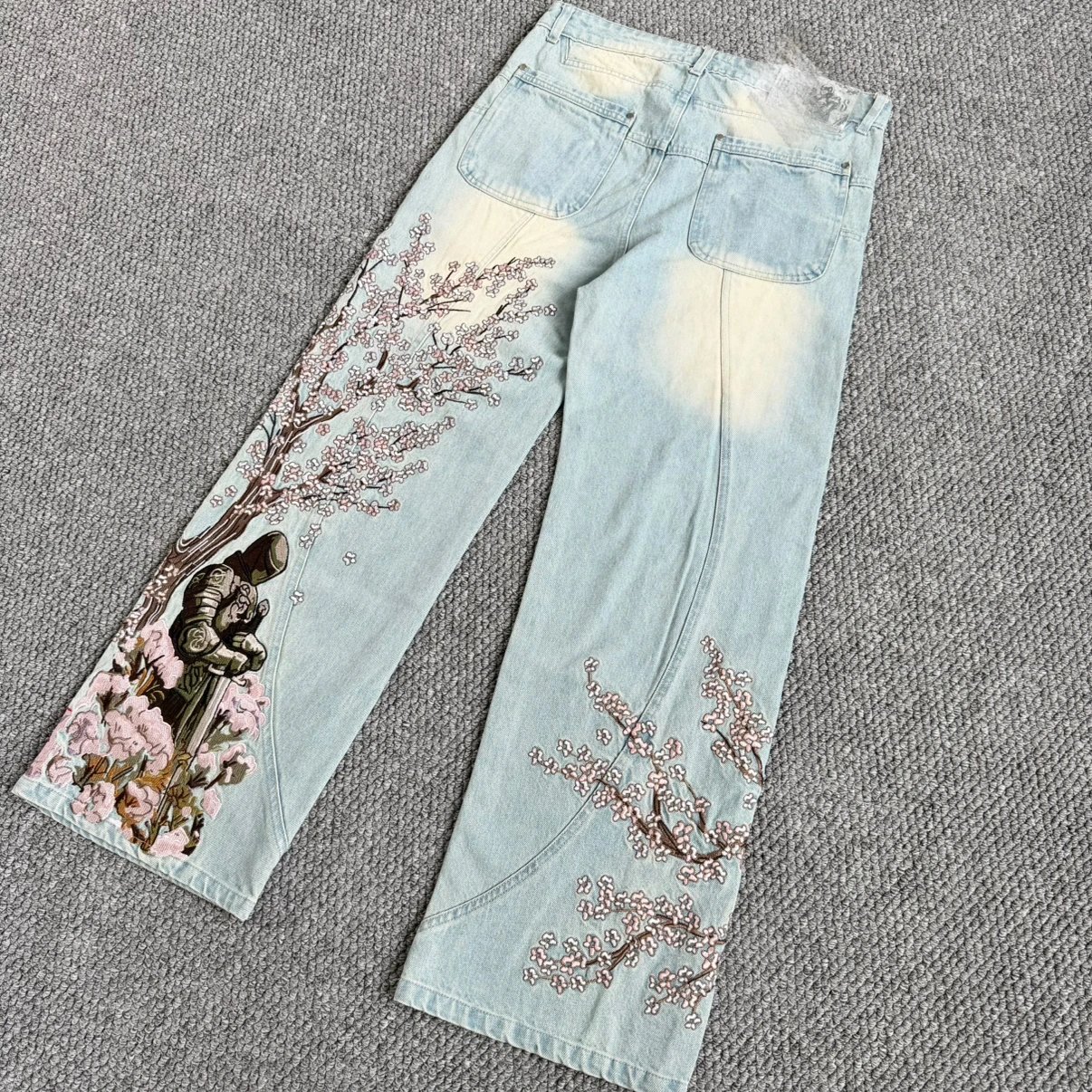 L VC light blue flowering jeans