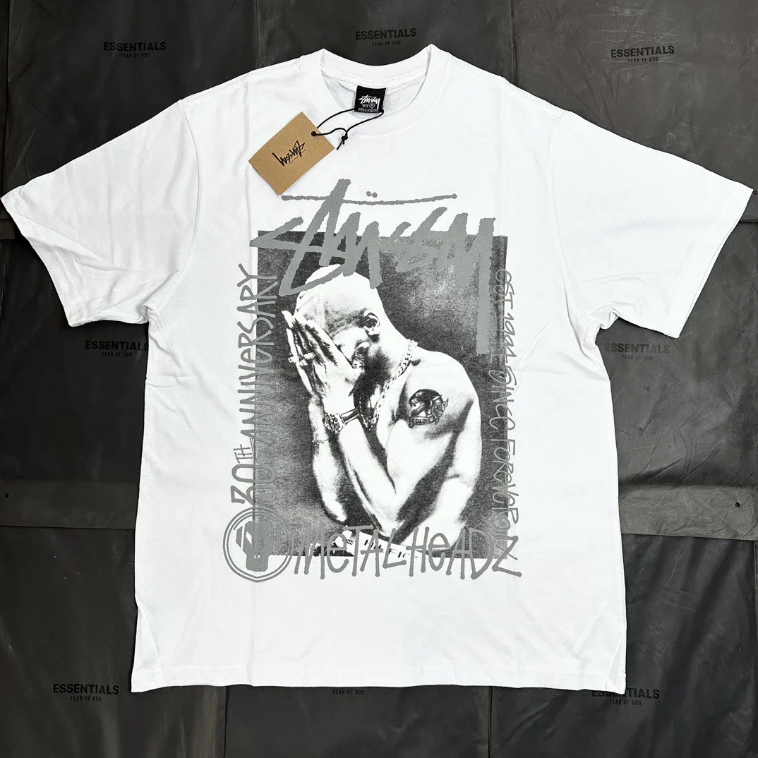 **Made in ** Stussy's new rap label commemorates the new graphic round neck printed short-sleeved St