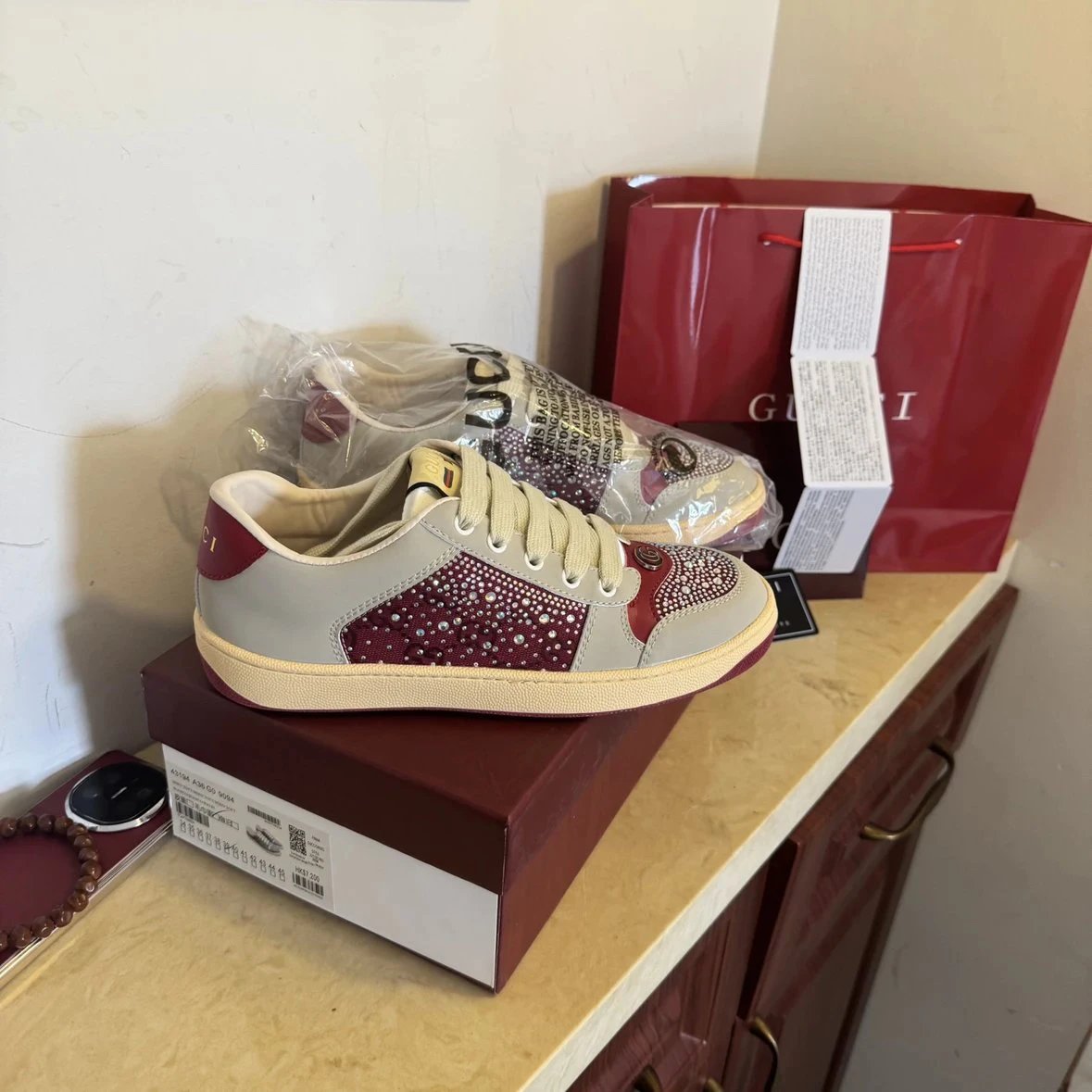 Gucci古驰脏脏鞋（米色红钻面）✨129💰广州版本 红鞋盒全套礼盒包装 本人独家实拍⬇️⬇️⬇️所见即所得