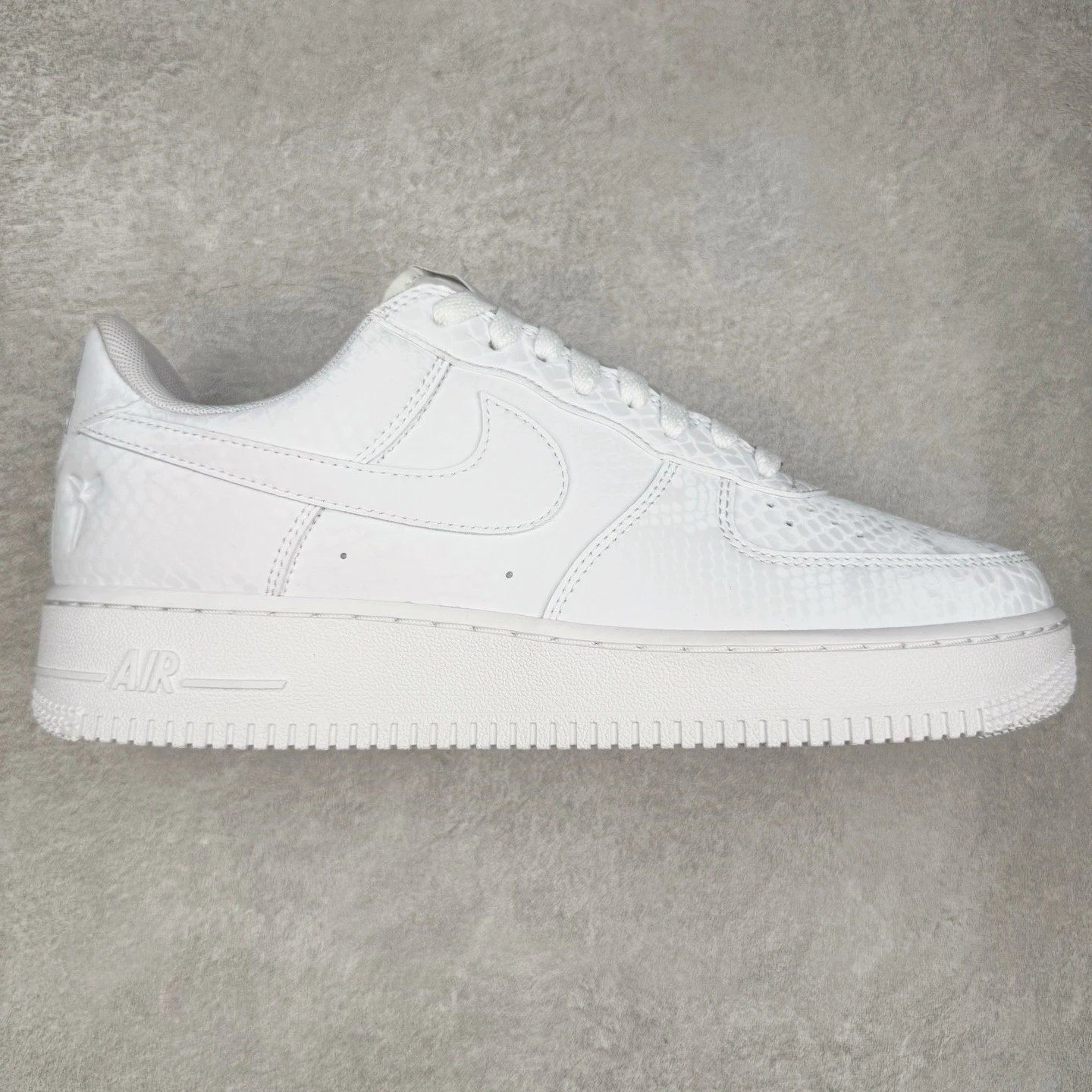 Kobe White Collab IB0018-100