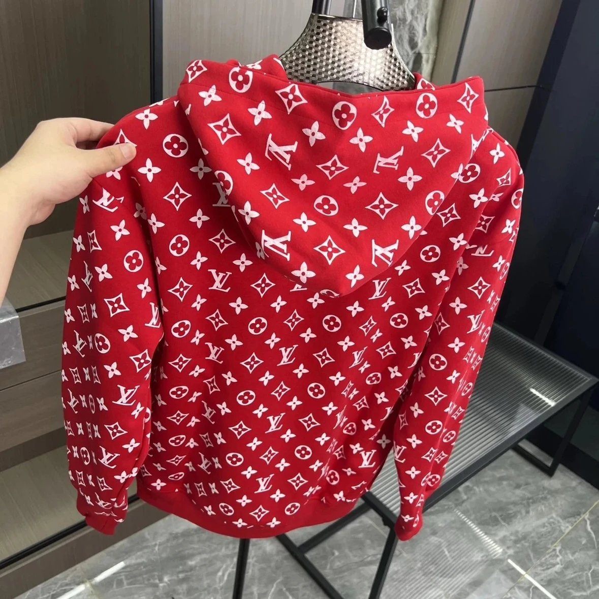 【现货秒发】Supreme lvv联名满印连帽卫衣男女同款 休闲百搭运动  三标齐全 实拍 细节自看 区别市面低版本！ 纯棉580g重磅面料 现货秒发！