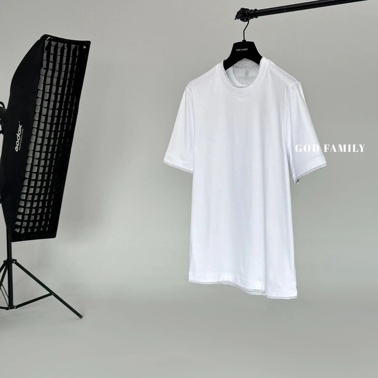 God Luxury Trend GODFAMILY | BC Liquid Ammonia Mercerized Long-Staple Cotton Two-Tone Layered Short-Sleeve T-Shirt in White and Grey