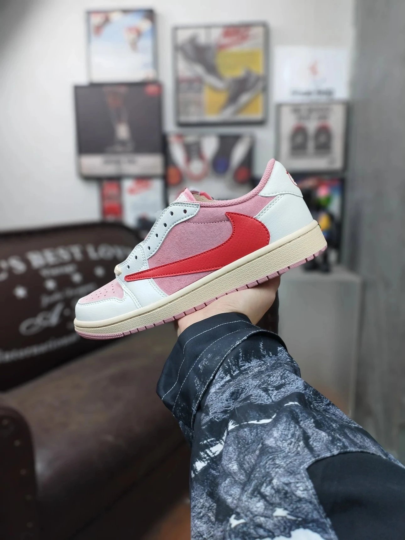 Nike AJ1 Low Pink Swoosh