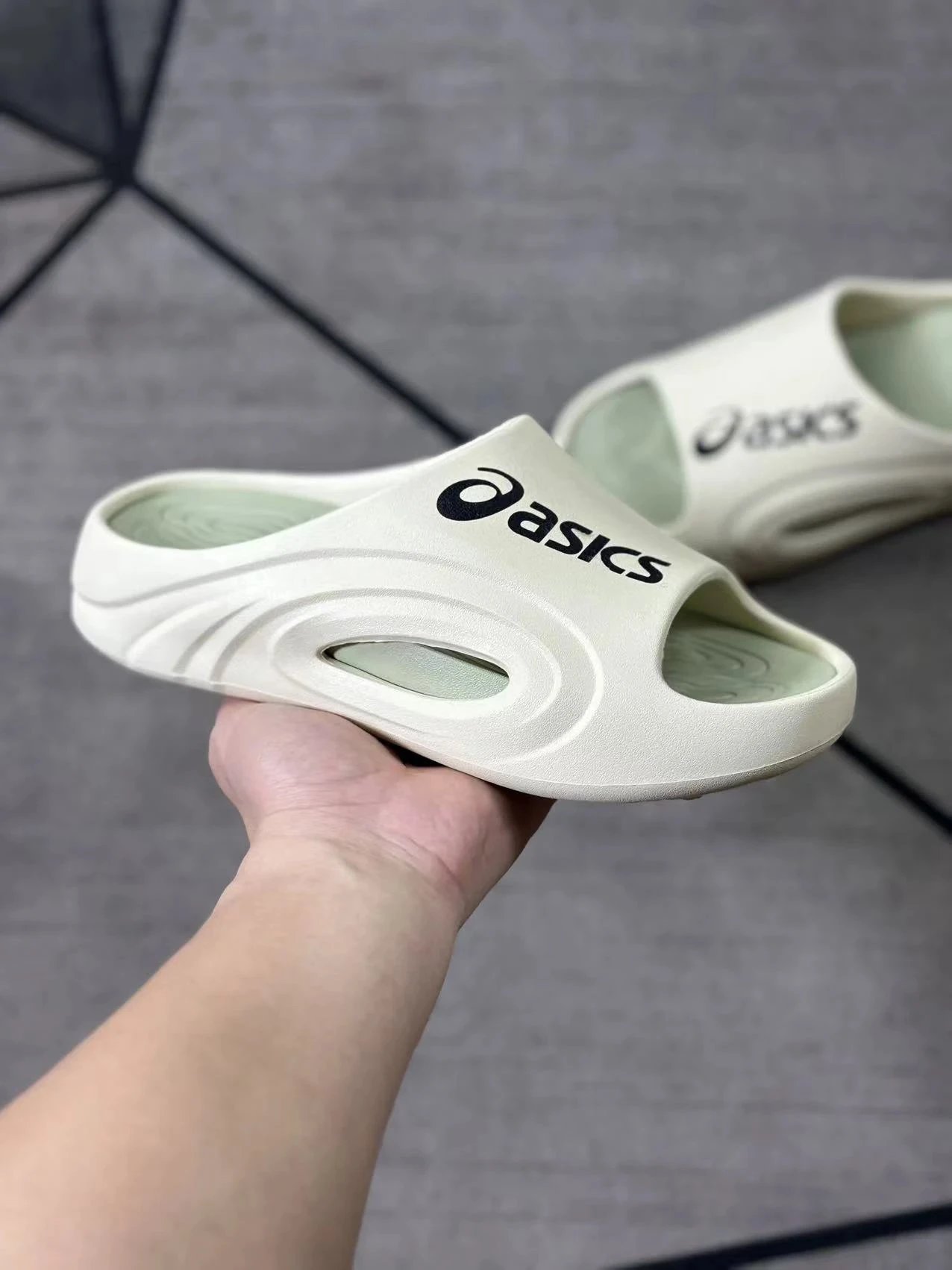 Gel Slide White Red Black