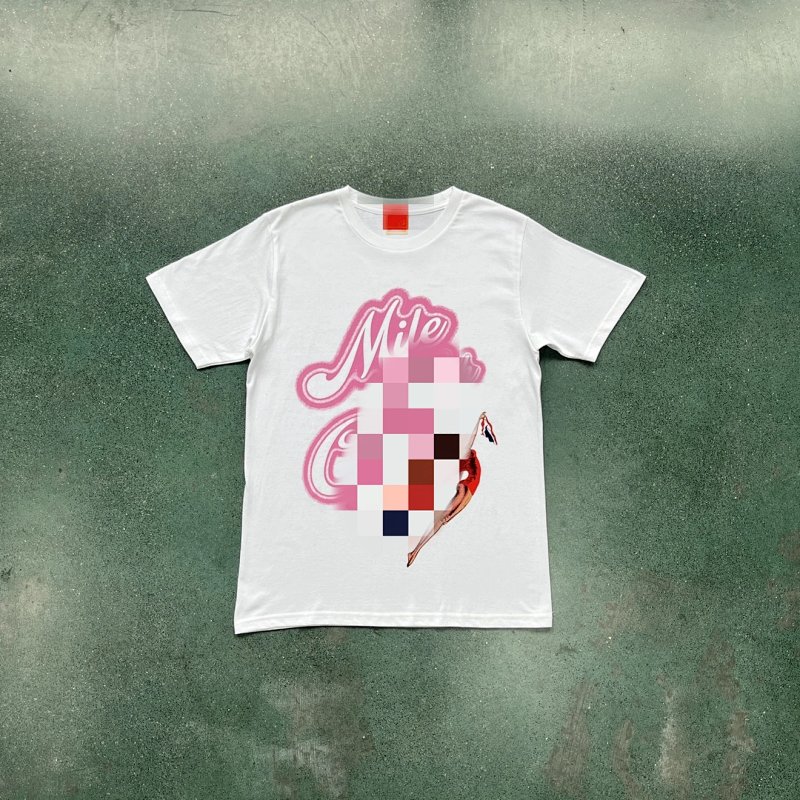 35¥ Dancing Girl Flag T-Shirt
