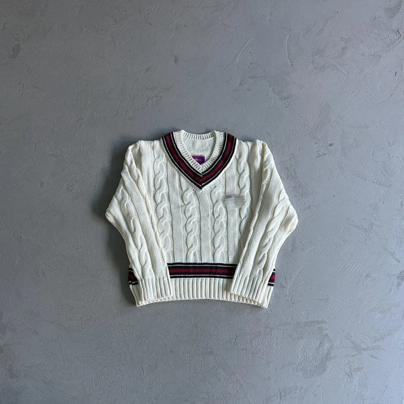79¥ v-neck sweater