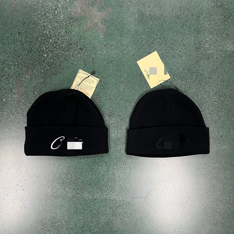 39¥ Demon Embroidered Beanie