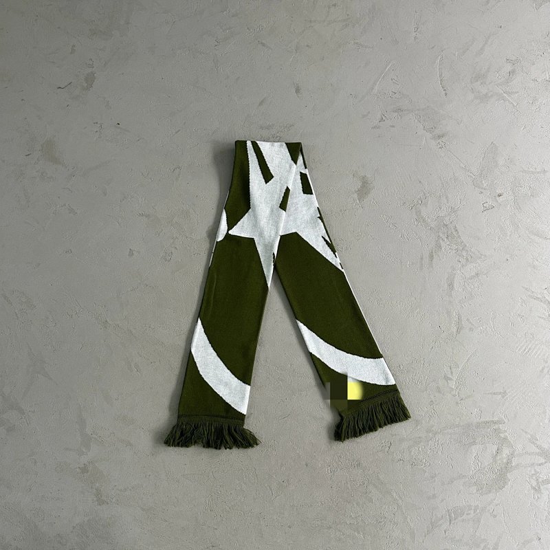 39¥  green and white scarf
