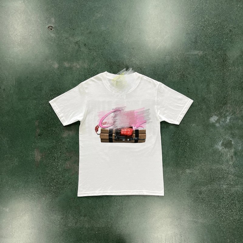 78¥ Pink and White T-shirt
