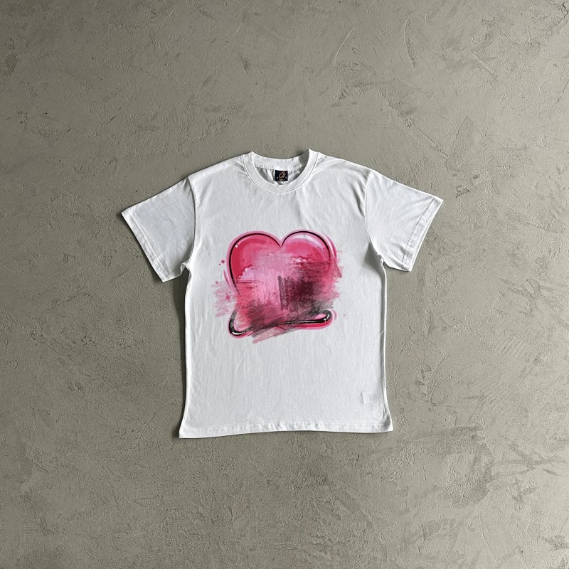 35¥ Pink heart tee