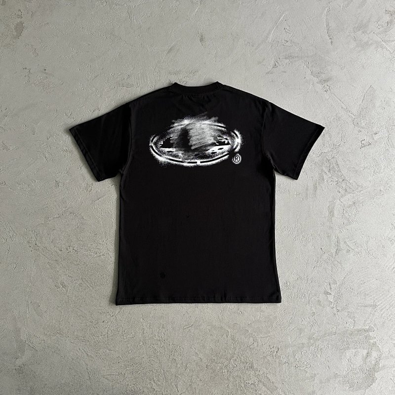 35¥ island stencil tee -black
