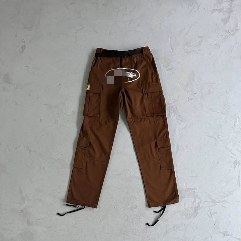 69¥ brown white with logo cargo