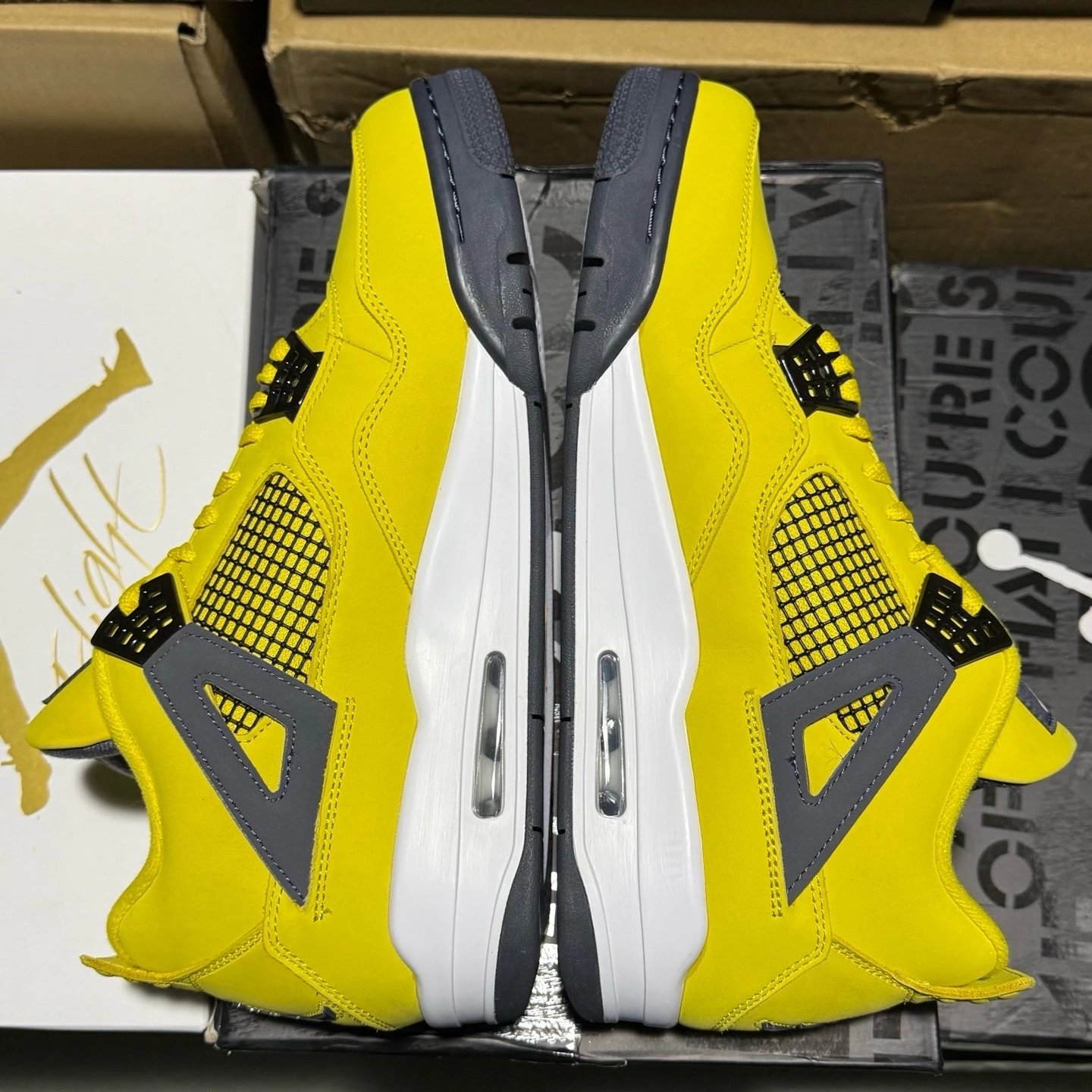 Jordan 4 Retro Lightning CT8527-700