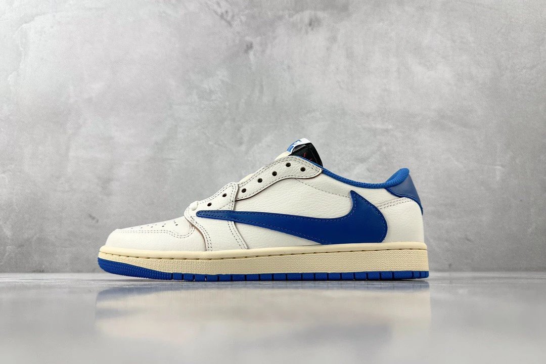Nike Sneakers Low-Top with Reverse Swoosh image 12