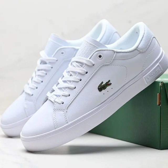 Lacoste Sneakers Low-top lace-up with crocodile side patch product detail image 4