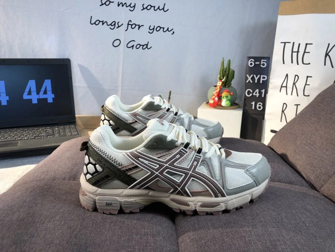 Asics GEL-Kahana 8 (