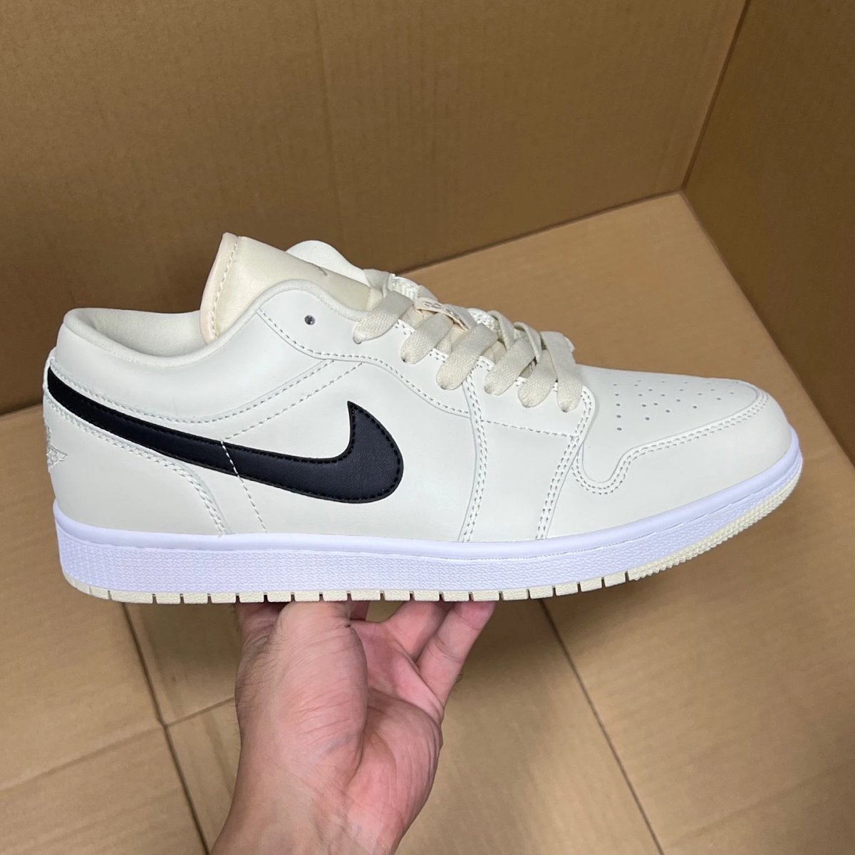 Air Jordan 1 Low 'Seafoam' Sneakers Basketball Shoes product detail 17 in Litbuy spreadsheet finds