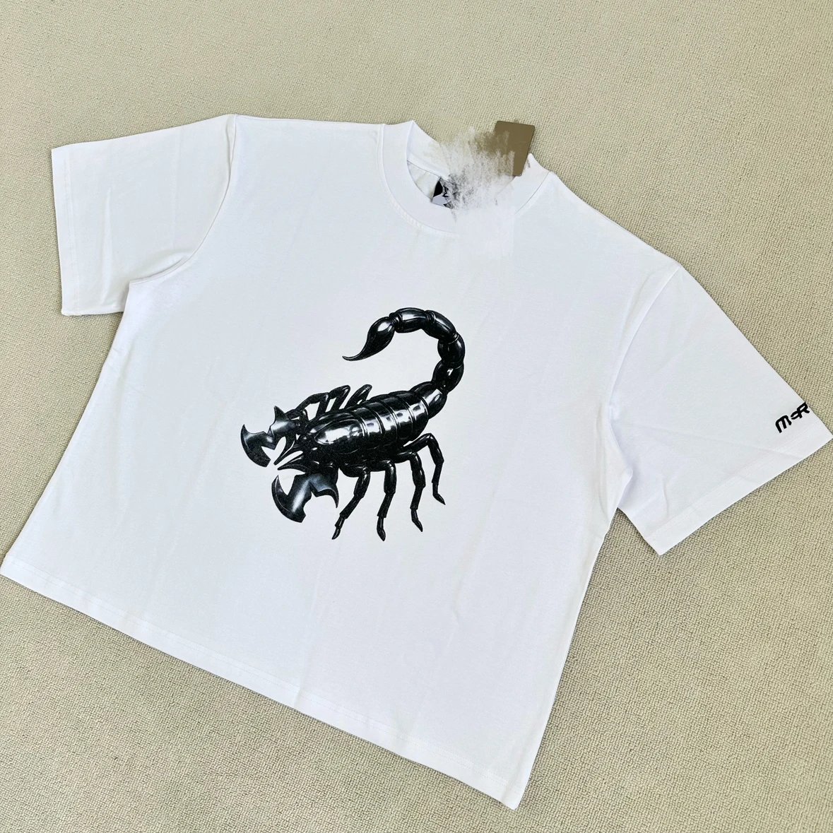 W-ME白色巨蝎tee