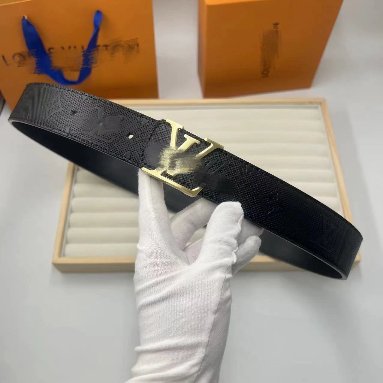 L belt with box