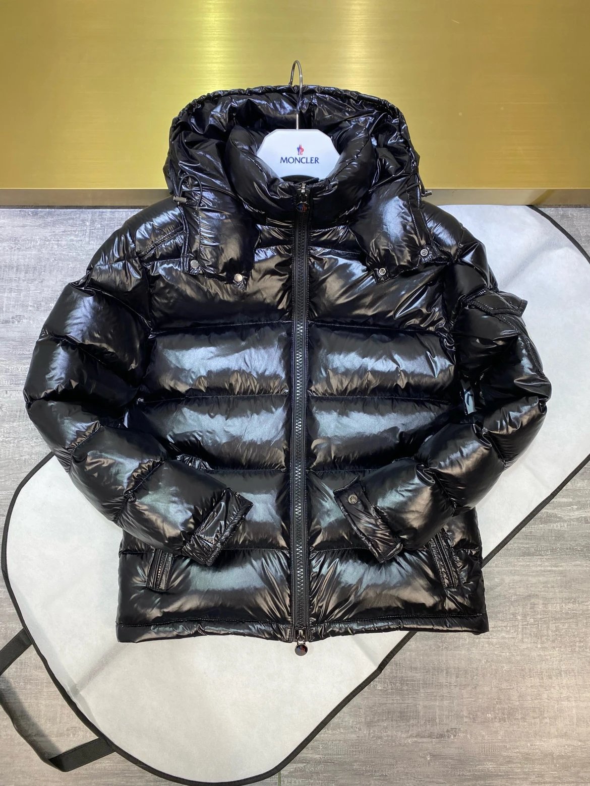 Stone Island Jacket - Premium Outdoor Windbreaker in Multiple Colors