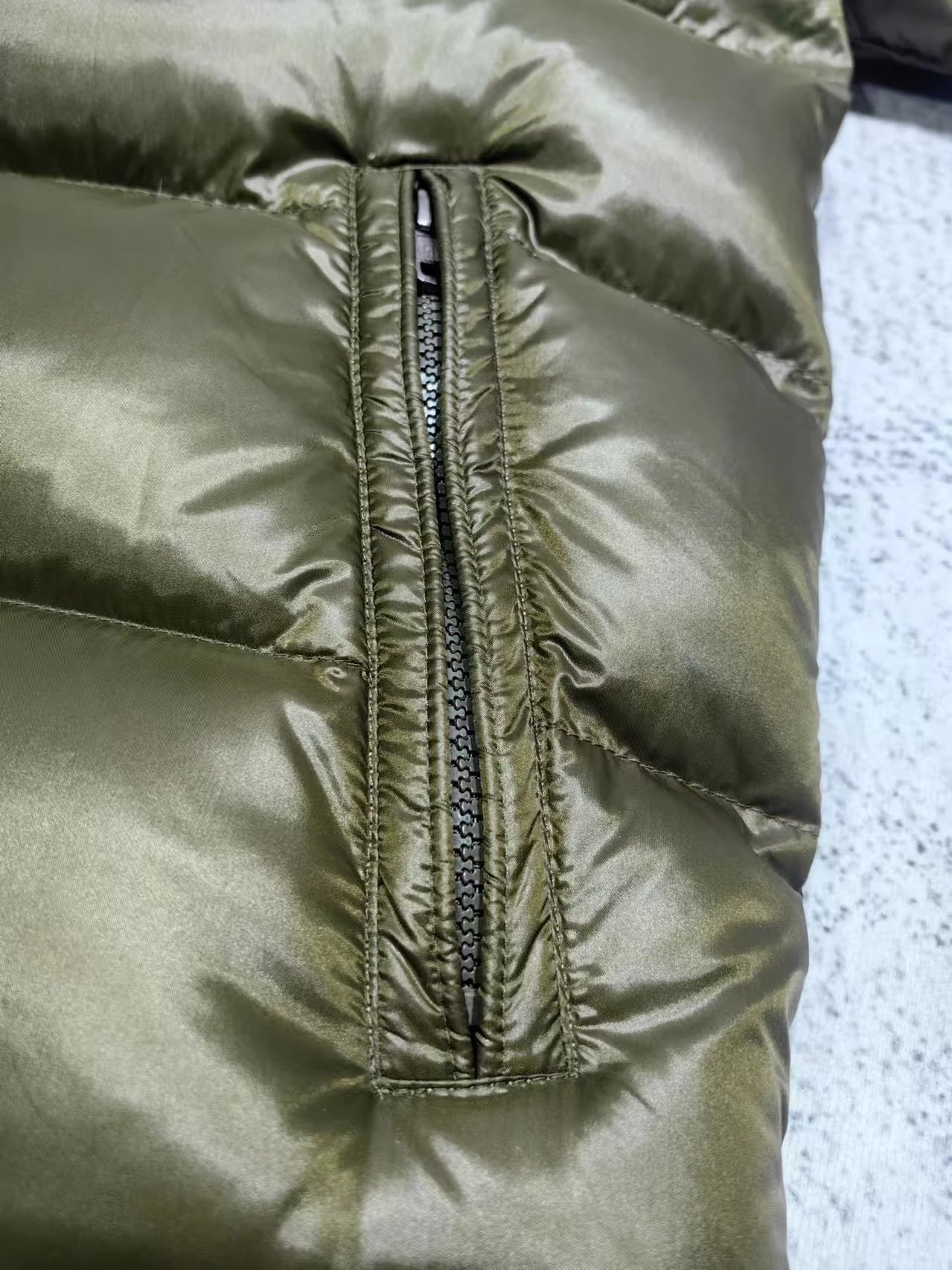 Stone Island Jacket - Premium Outdoor Windbreaker in Multiple Colors