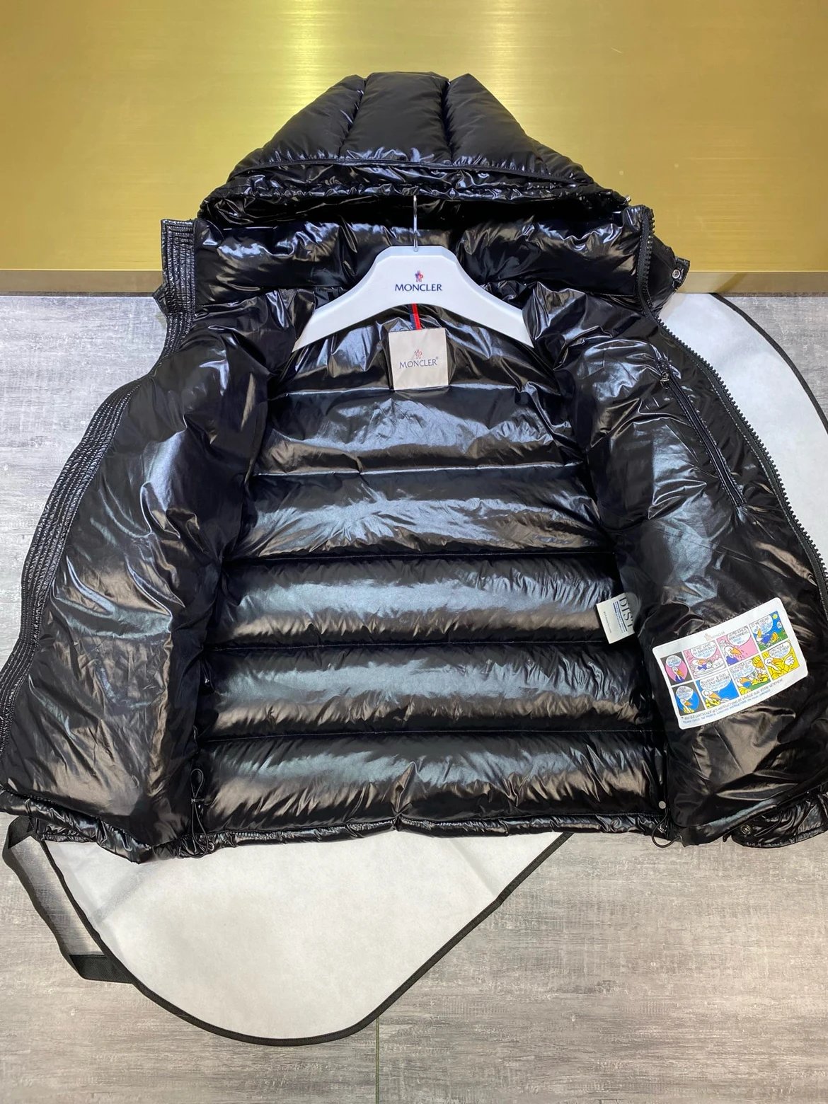 Stone Island Jacket - Premium Outdoor Windbreaker in Multiple Colors