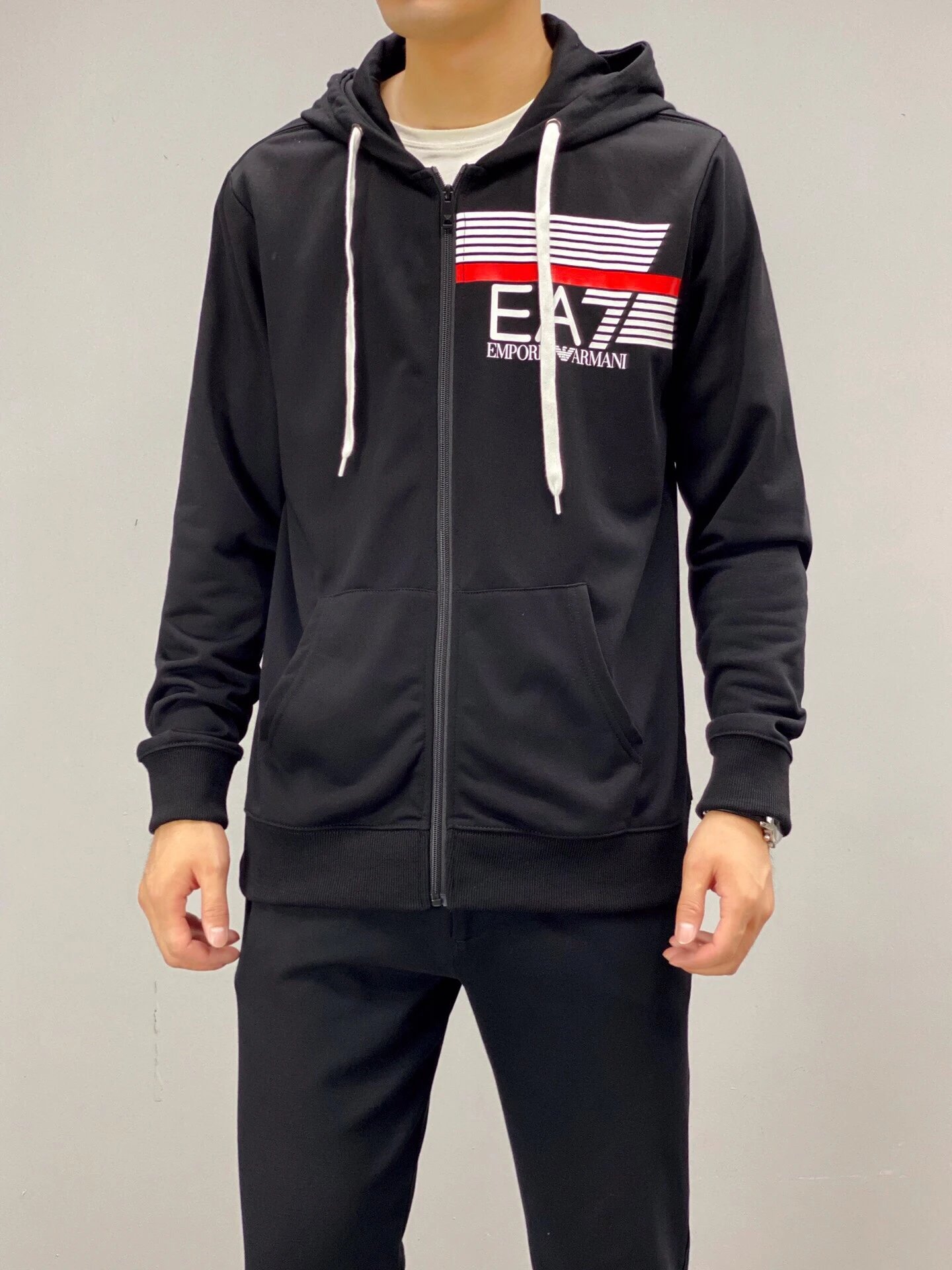 84211 EMPORIOARMANI阿玛尼男士拉链连帽卫衣宽松外套