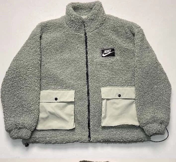 32918 耐克NIKE刺绣方标羊羔绒外套