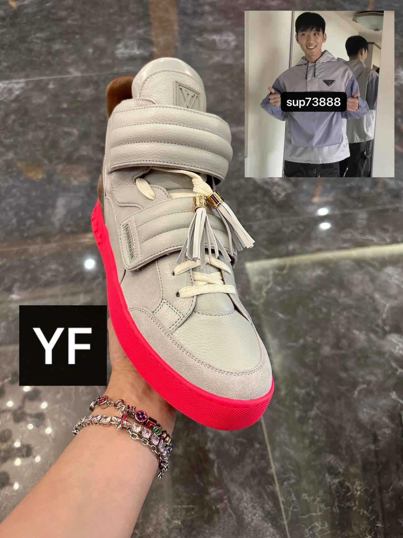 L kanye West Jasper foundation make-up In January 2009, Marc jacobs, the creative director of Kanyehe, launched this foundation make-up grey shoe body color matching shoe size self remark 39-45 can only change size and color, not return