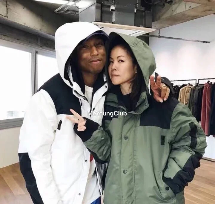 北面TNF X SACAI 联名羽绒冲锋衣