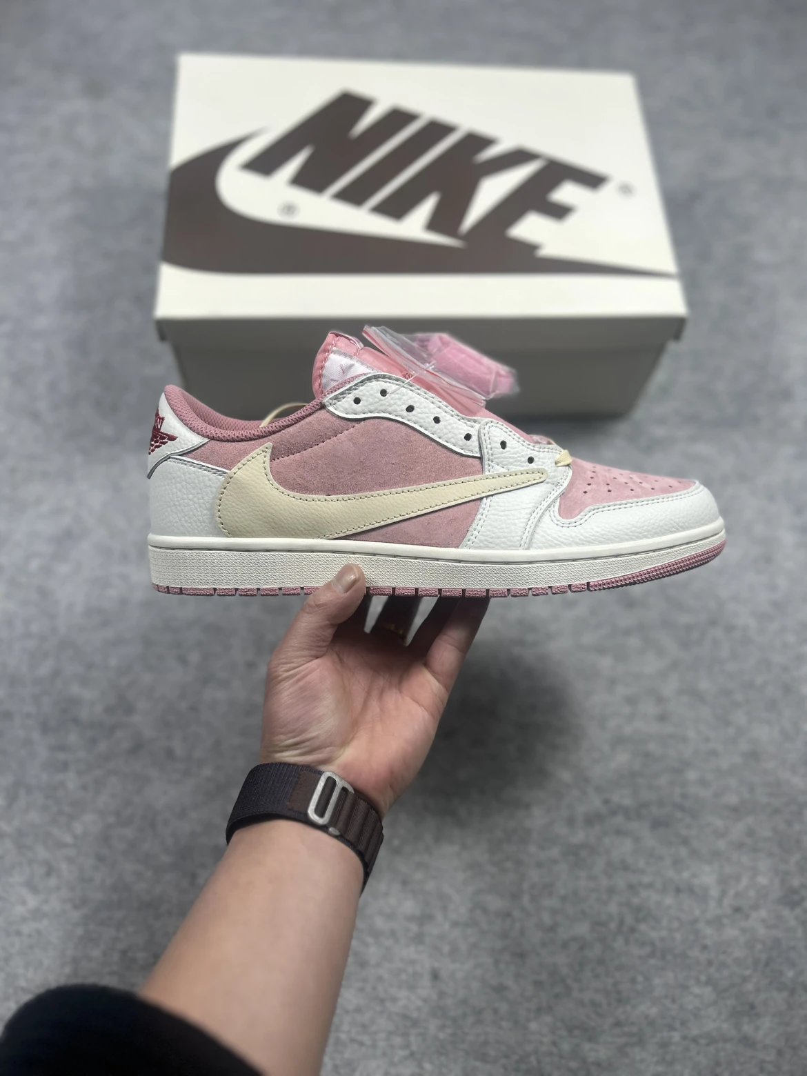 [KZ God Edition] Travis Scott x Air Jordan 1 Low Top Basketball Shoes Barb 9.0 Pink