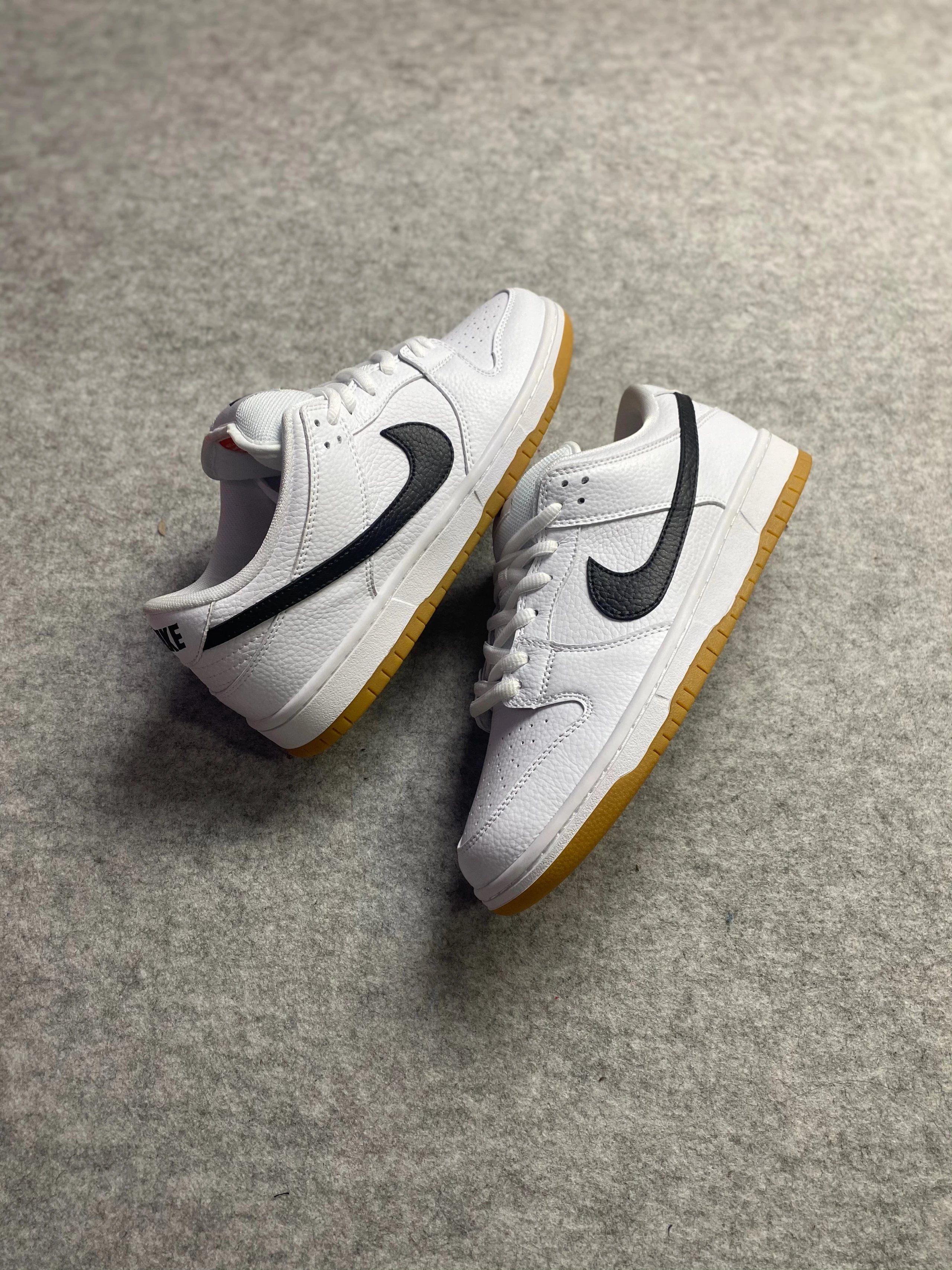 D @ unk SB Low Pro ISO "white gum" white rubber