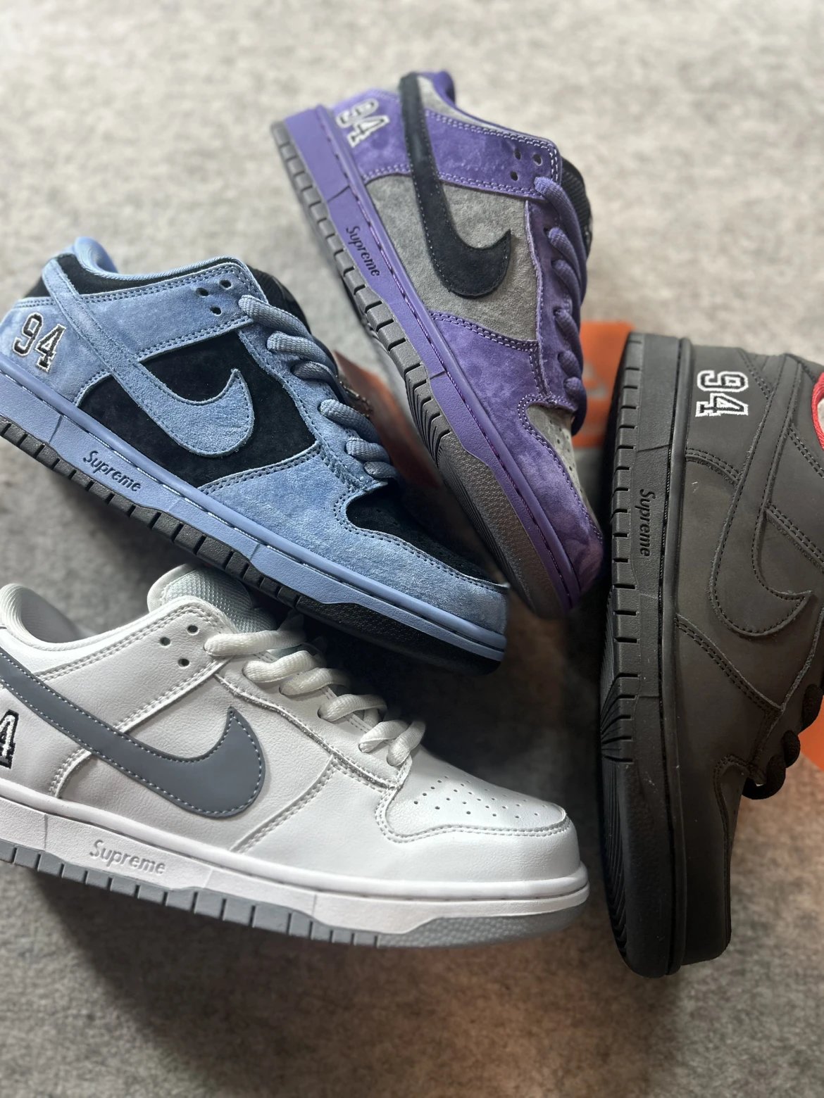 GZ Batch Supreme x Nike Dunk SB Dunk Low Pro OG QS Low-Top Skate Shoes