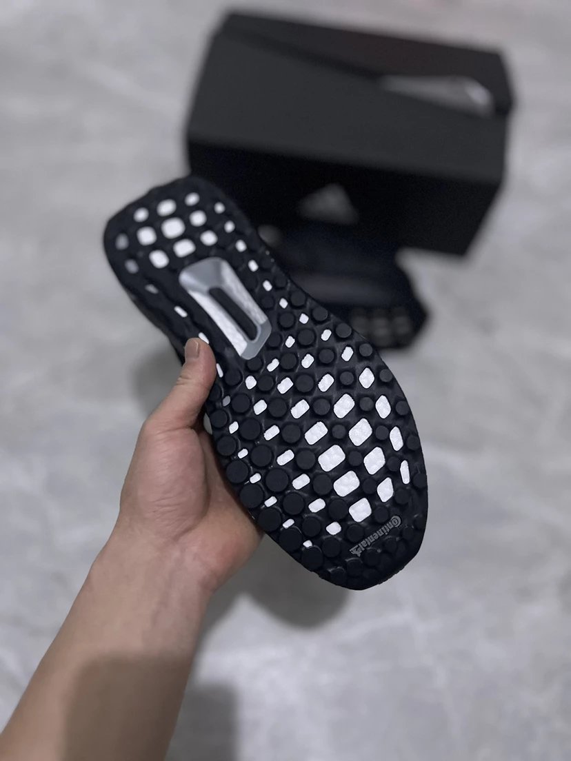 巴斯夫 真爆Ultraboost4.0 跑步鞋 纯黑 12
