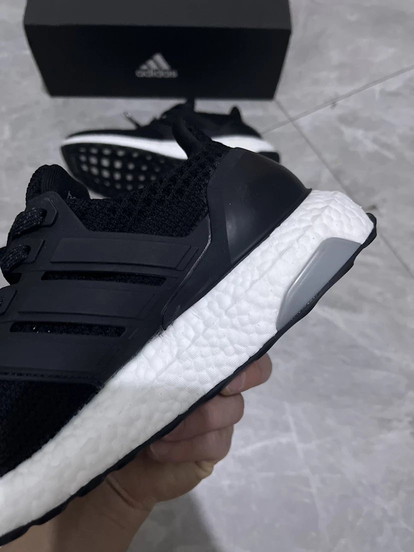 巴斯夫 真爆Ultraboost40 跑步鞋 黑白 11