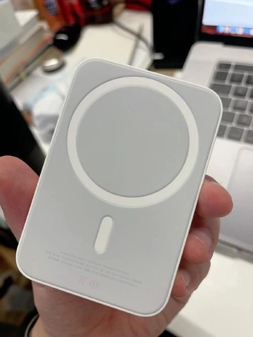Power Bank (Note: CNfans does not ship battery products; please use an alternative agent for purchase.)
