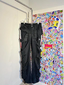 thumbnail for 【Overseas Exclusive Order】Paris BLCG 2022ss Big Destruction Fake Two Jeans Imported Denim Fabric Super Heavy Industry Washed Destruction 🖤 The upper body is super cool!
Double-layer woven fabrics Custom hardware Invincible and good-looking craftsmanship is difficult 
Full of high street feeling / men and women with the same style on sale