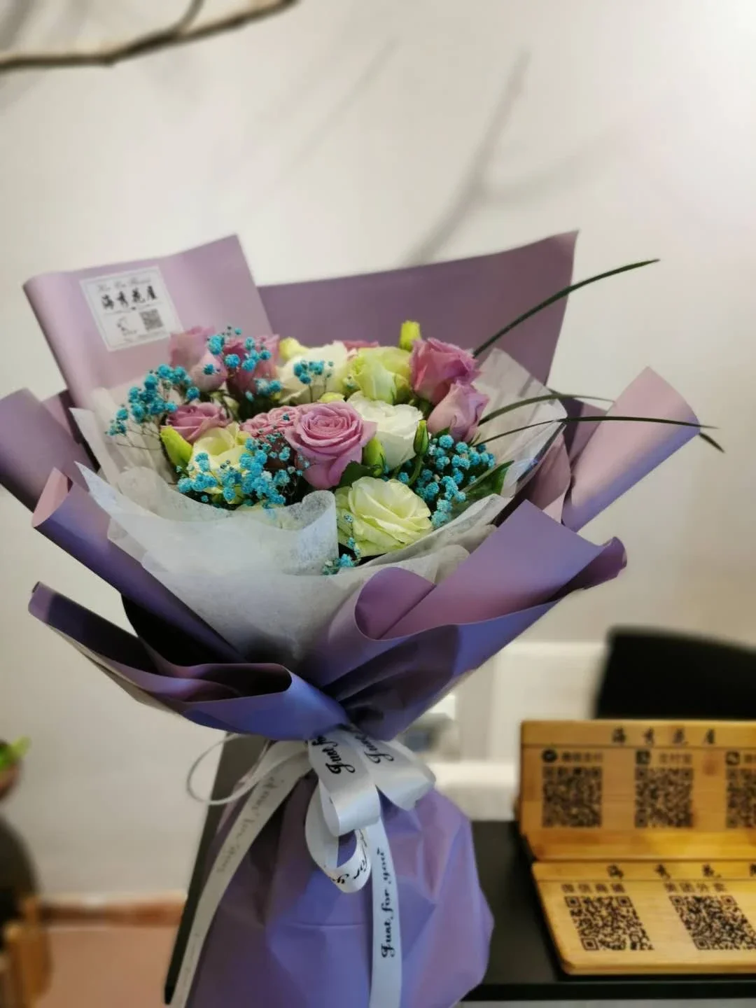 时尚花束紫色玫瑰绿色桔梗蓝星混合生日礼物