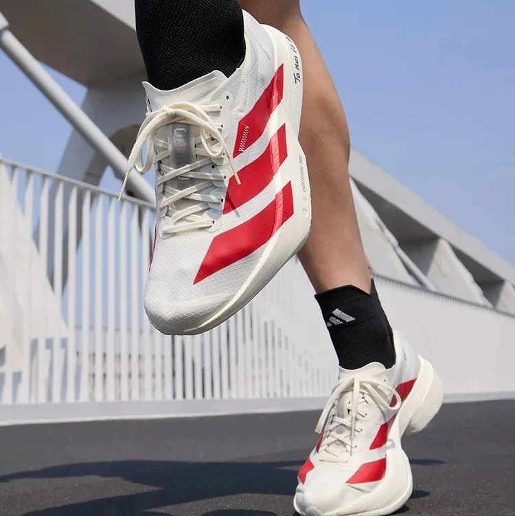 JR6363 (Evo-White/Red) True to Size