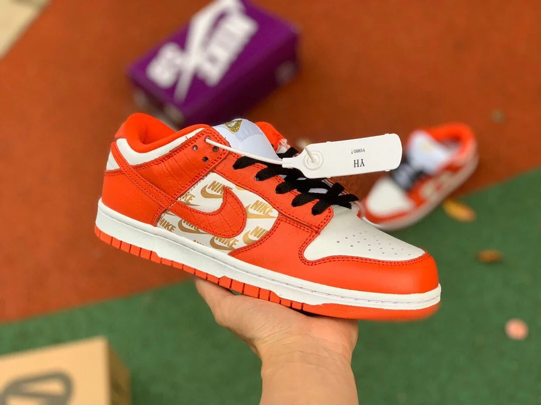 dunk白红sup联名尺码：36-47.5 Supreme x Nike SB Dunk Low 白红星星