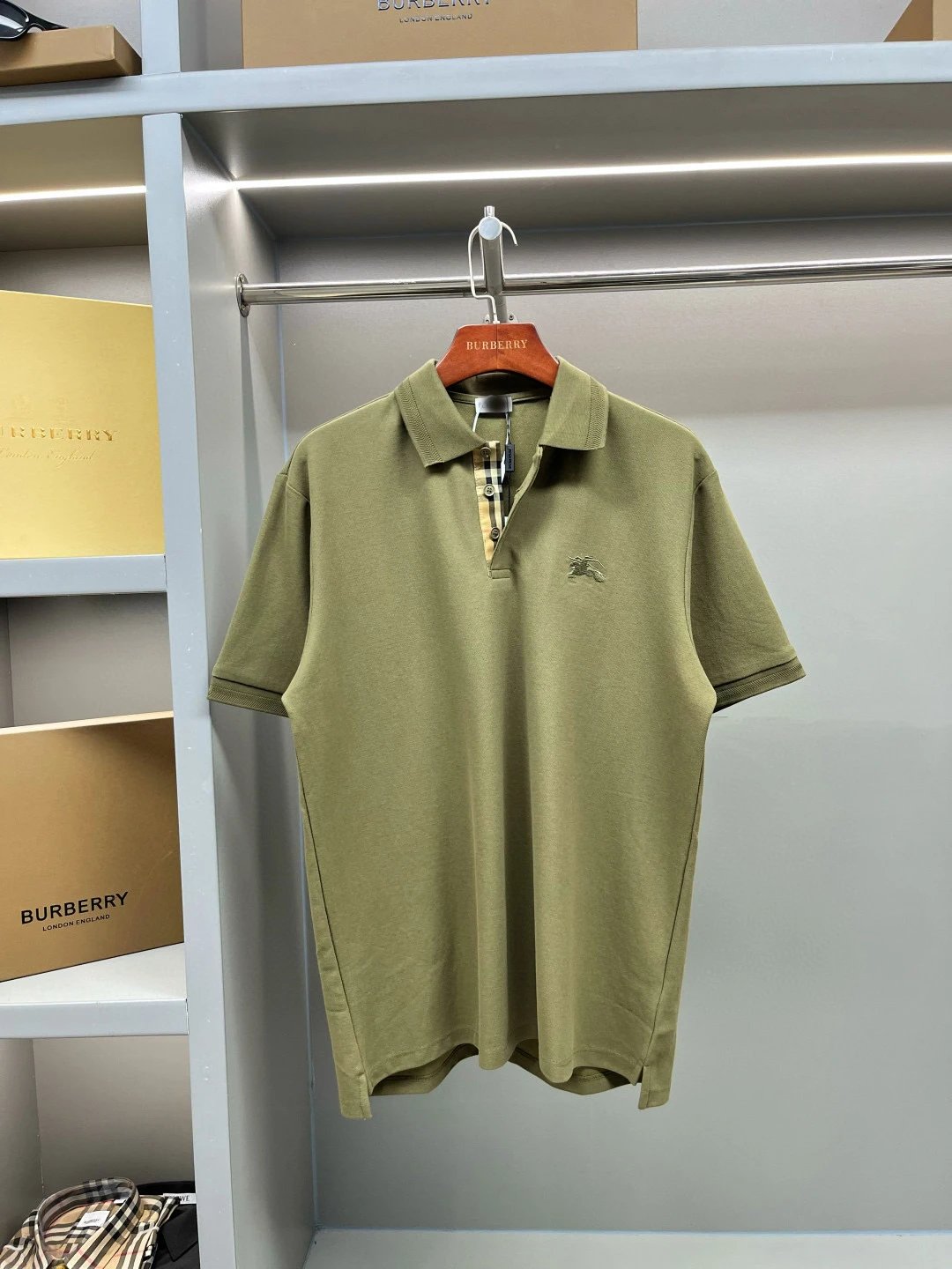 Burberry Men's Short Sleeve Polo Shirt 2025 Spring Summer New 210g Same-Vat Dyed Pique Cotton Mother-of-Pearl Buttons Engraved Patek Embroidery 🪡 Sturdy and Stylish Cut High Quality