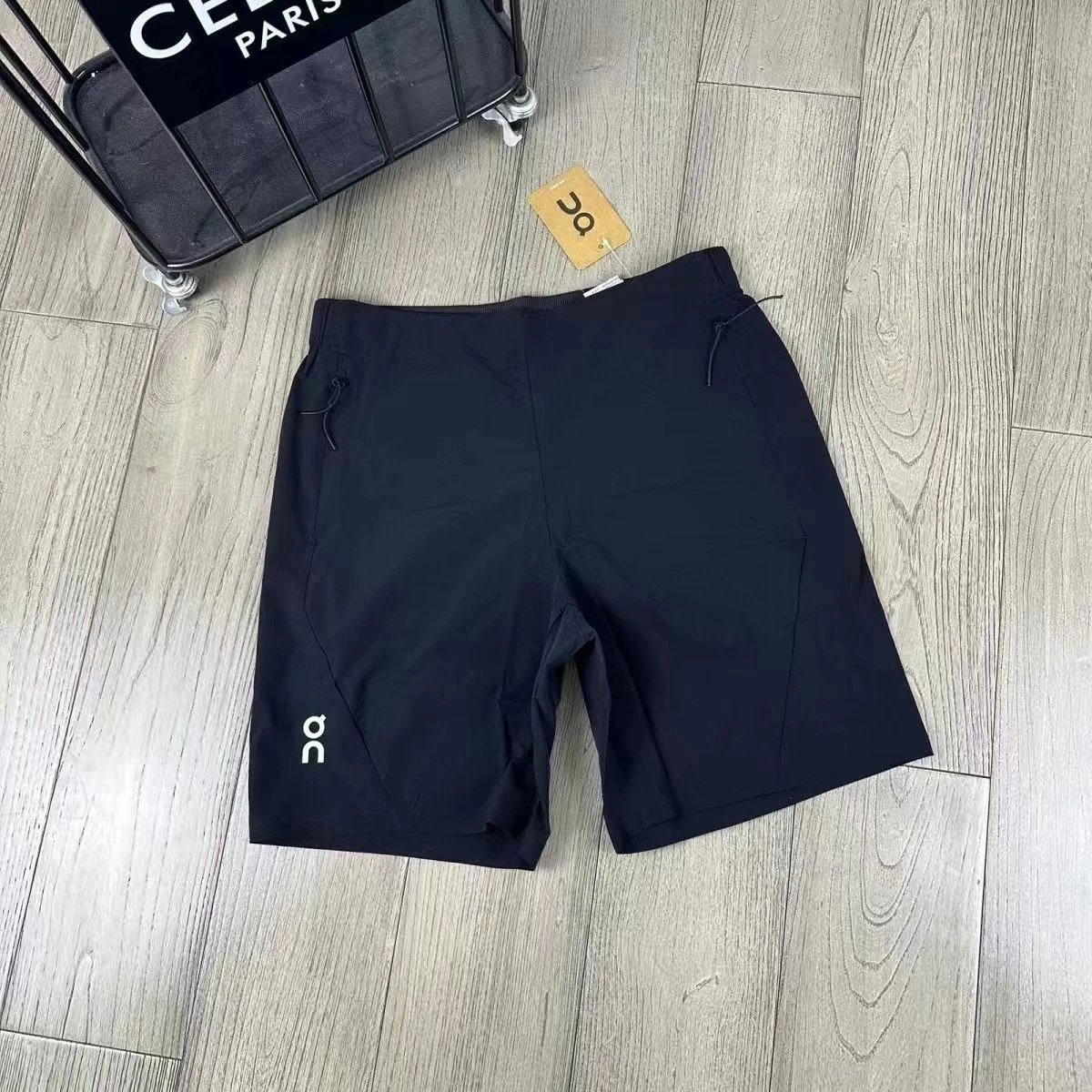 On Running Flow Gray Performance Shorts